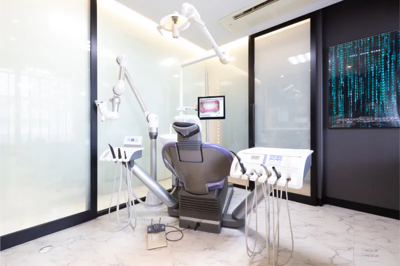 完全個室でインプラント手術を行う宝塚の安福歯科医院